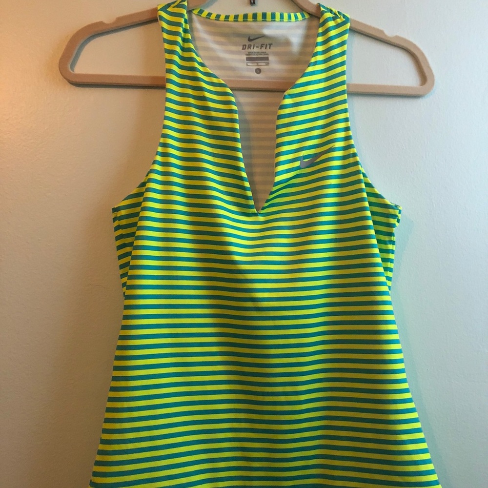 Nike dri-fit SIZE S tennis style athletic top